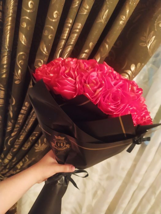 Букеты из атласных роз