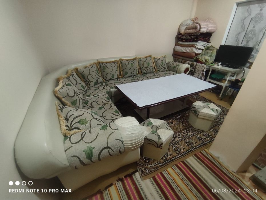 2 Qavatli xovli sotiladi, xamma sharoitlarga ega.