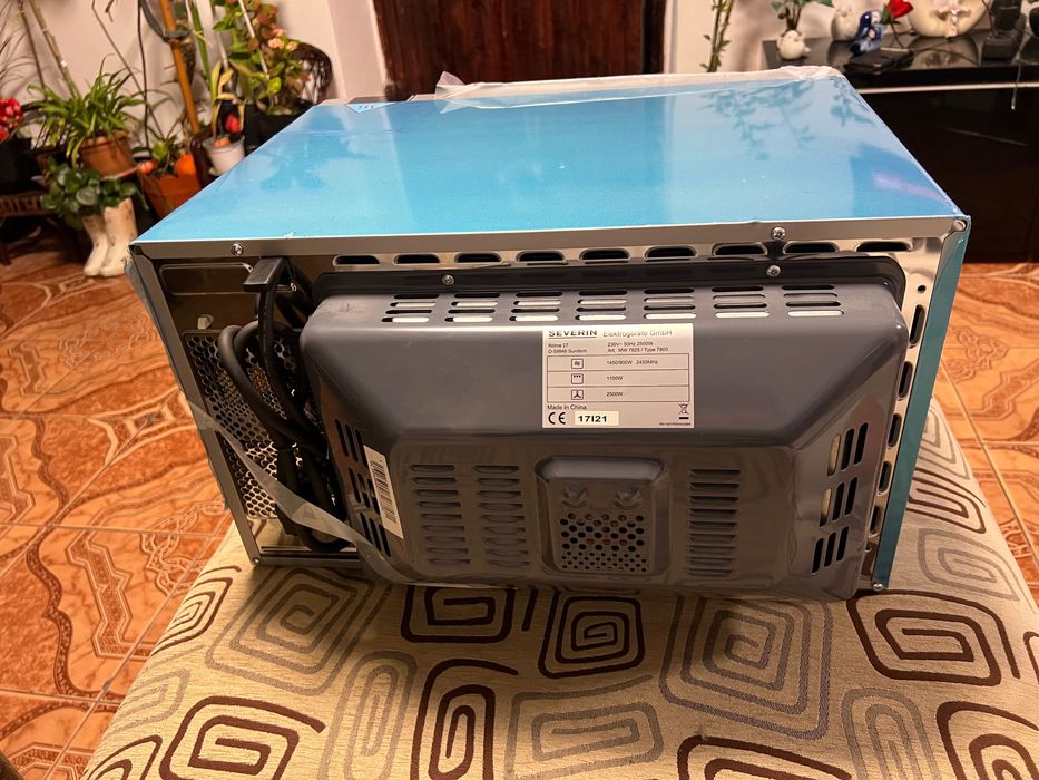 Cuptor cu microunde nou