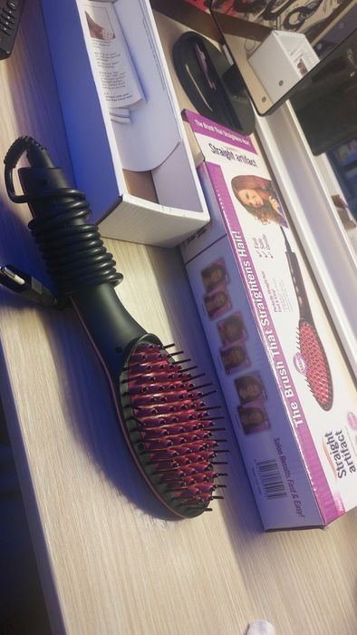 Четка за коса с нагряваща функция за изправяне