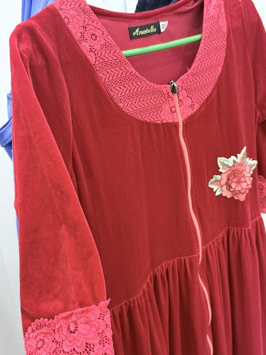 Қызыл халат сатылады. Размер 42-44