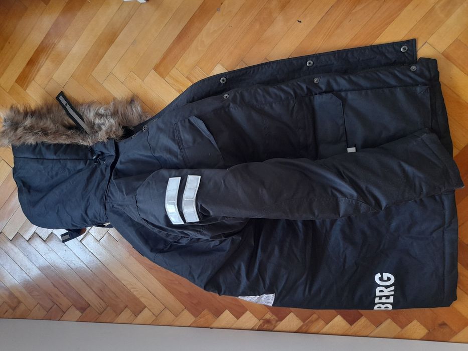 TRACKER мъжка парка S- M размер.