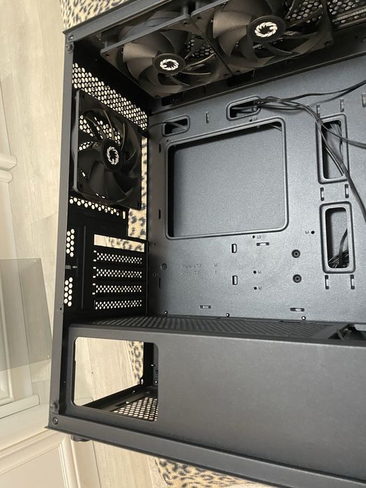Корпус для ПК | С вентеляторами
