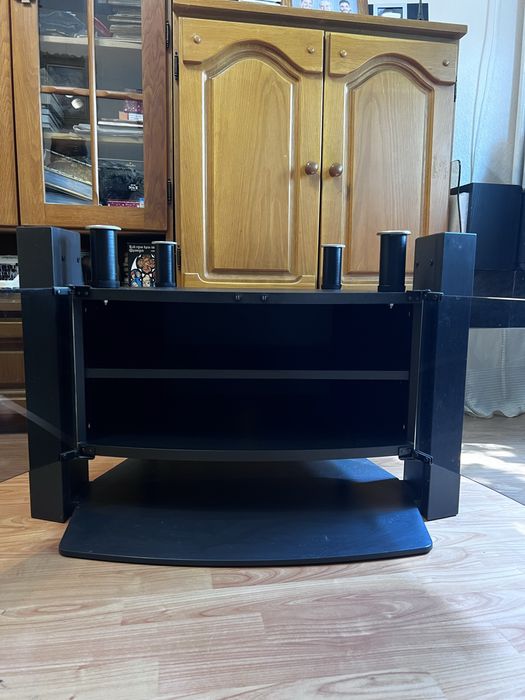 Телевизионна холна маса