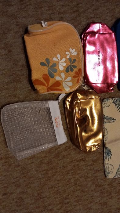 Нови несесери с цип