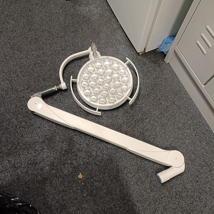 Lampa cu 150 led