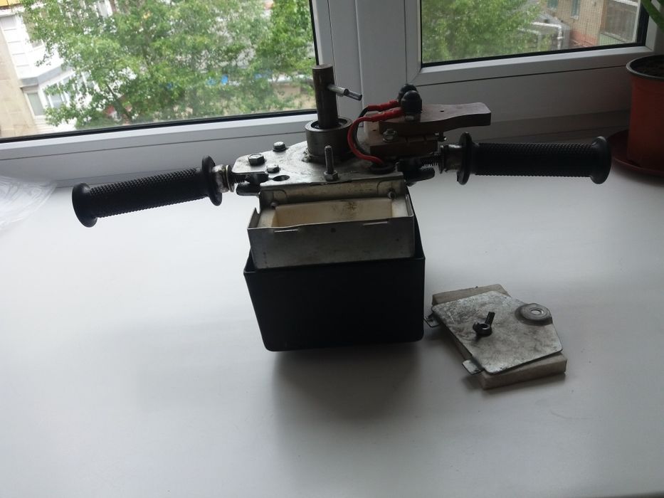 Электроледобур Ерш