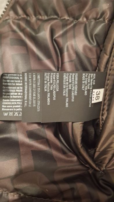 Geaca de dama cu dubla fata  Flo& CO

Masura 38 = M 

Made in Italy