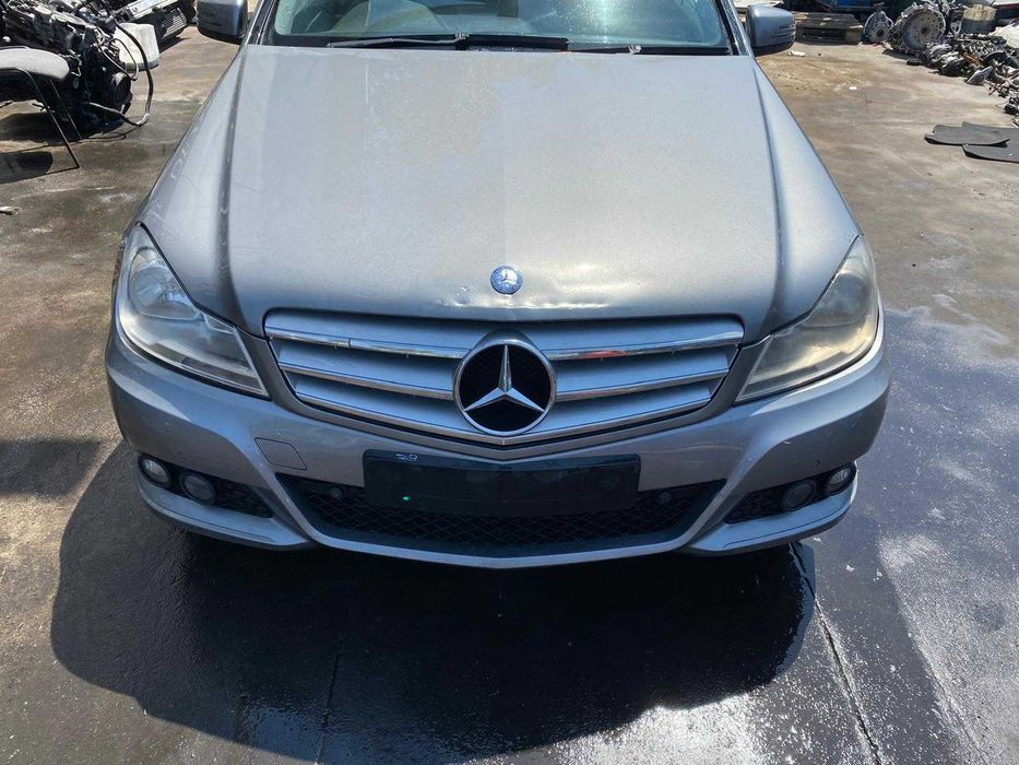 Dezmembrez mercedes c class w204 facelift 2.2 euro 5/bara w204/far