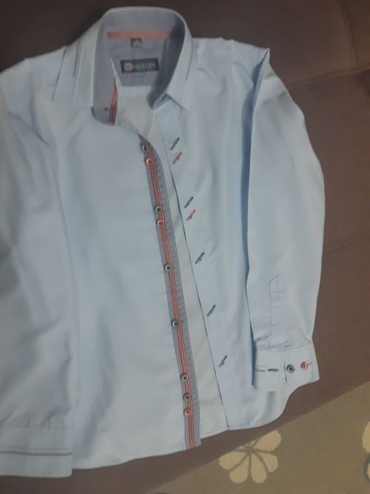 Продам костюм на мальчика и рубашки