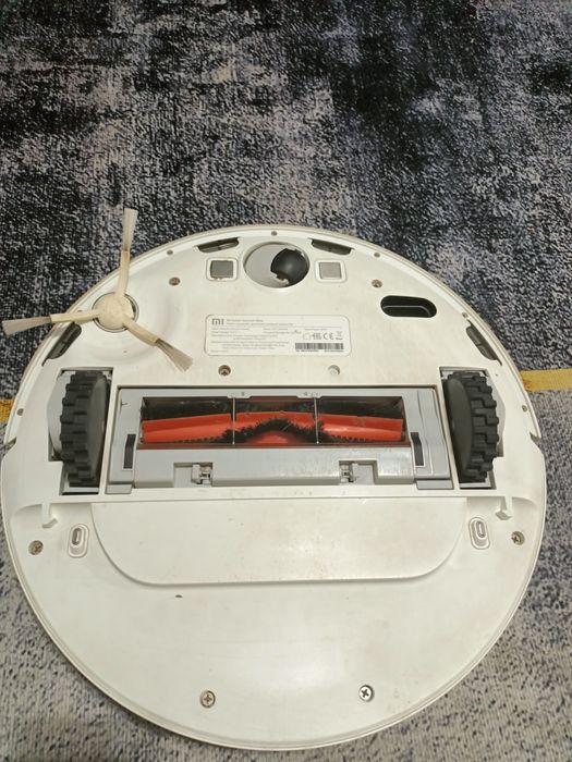 Продам робот пылесос