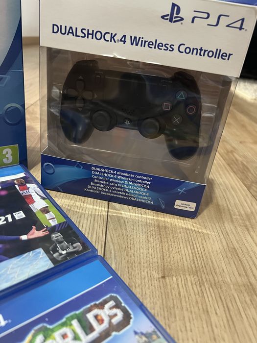 Playstation 4 slim