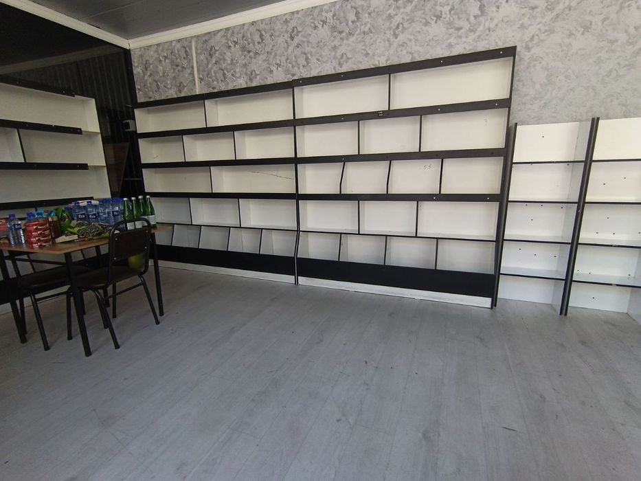 Magazin uchun tayyor polkalar