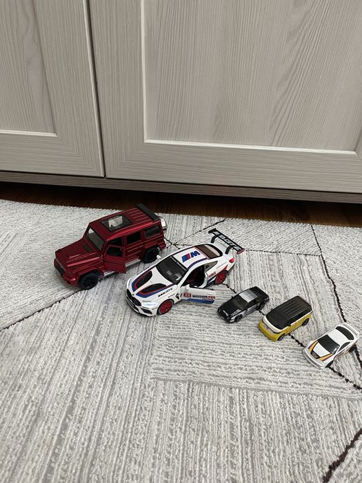 Игрушечные машинки