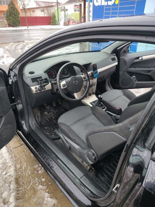 Opel astra GTC 1.9 TDCI