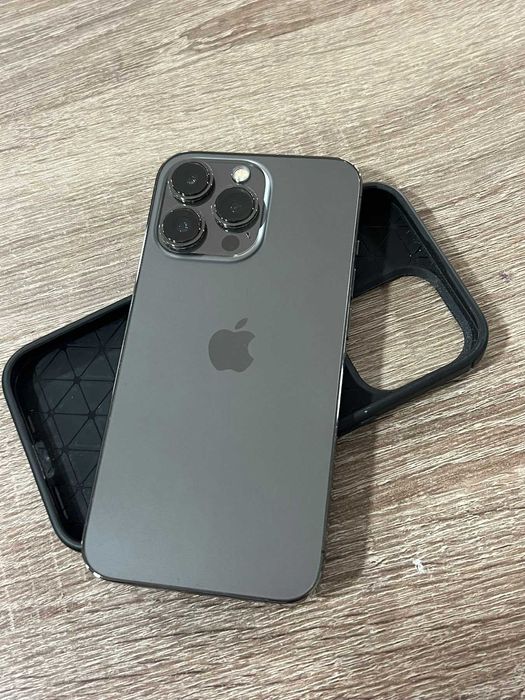 iPhone 13 pro 99% battery