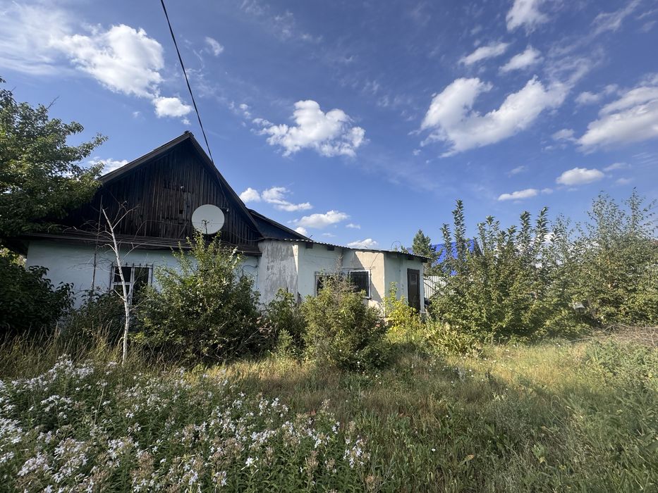 Продам дом с большим  участком