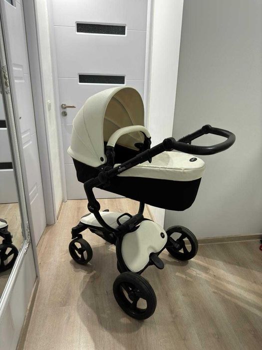 Căruciorul Mima Xari
