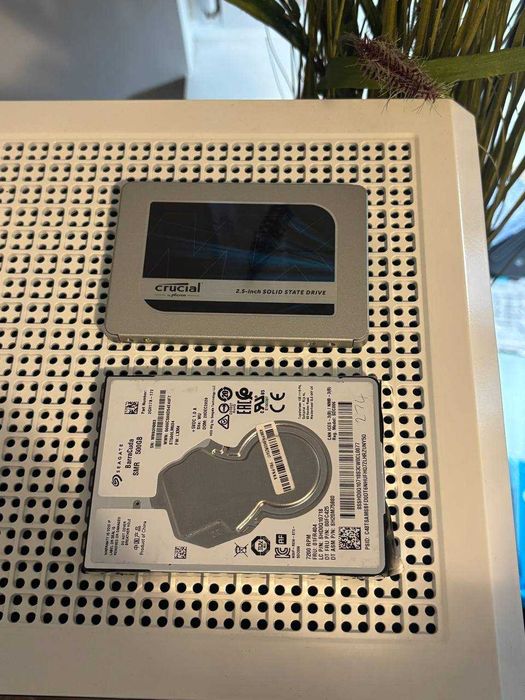 Бял геймърски компютър i5 7500/RX580 8GB/8 ram/256 ssd/500gb hdd/500W