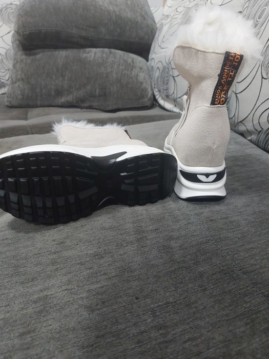 Дамски зимни боти