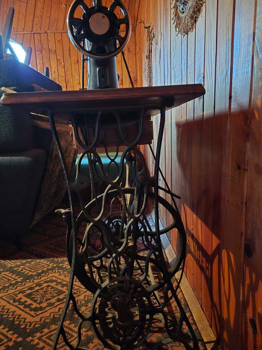 Продавам шевна машина Singer