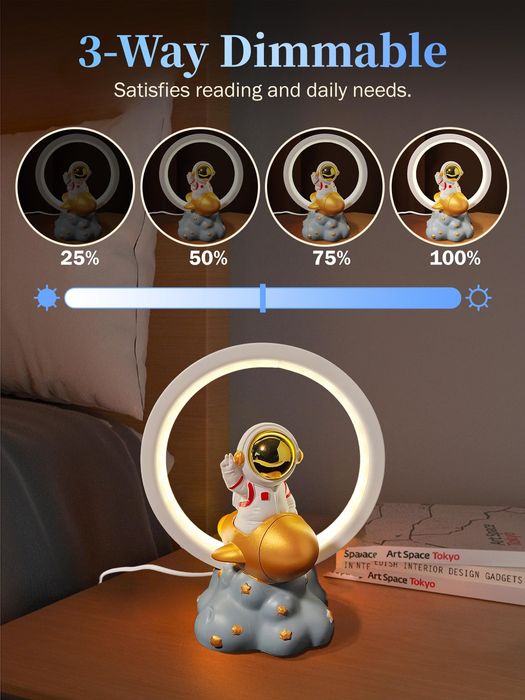 Настольная лампа "Астронавт" золотистого цвета