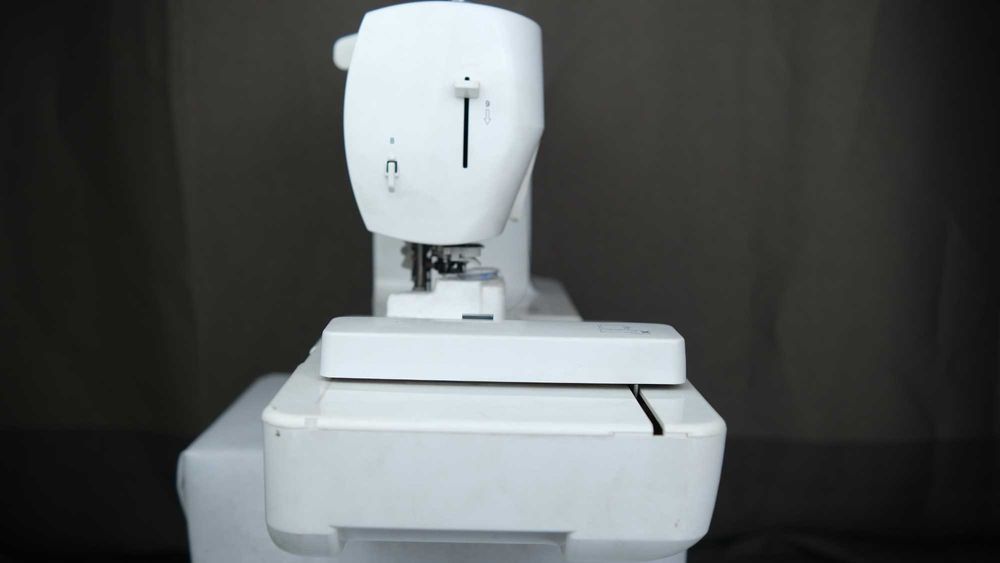 Masina de brodat Brother Innov-IS 90E, toate accesoriile incluse