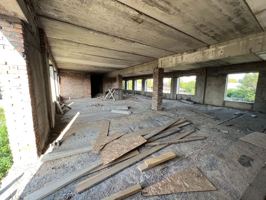 Здание 700 кв. 3-х этажное