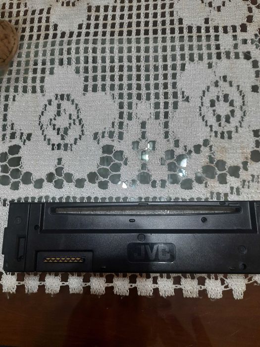 Продавам панел за автокасетофон JVC -KD-S707R
