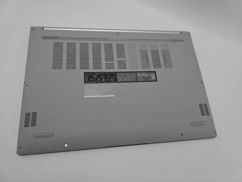 ASUS Vivobook 16 M1605YA Ryzen 5 16 GB DDR4 1 TB SSD Impecabil