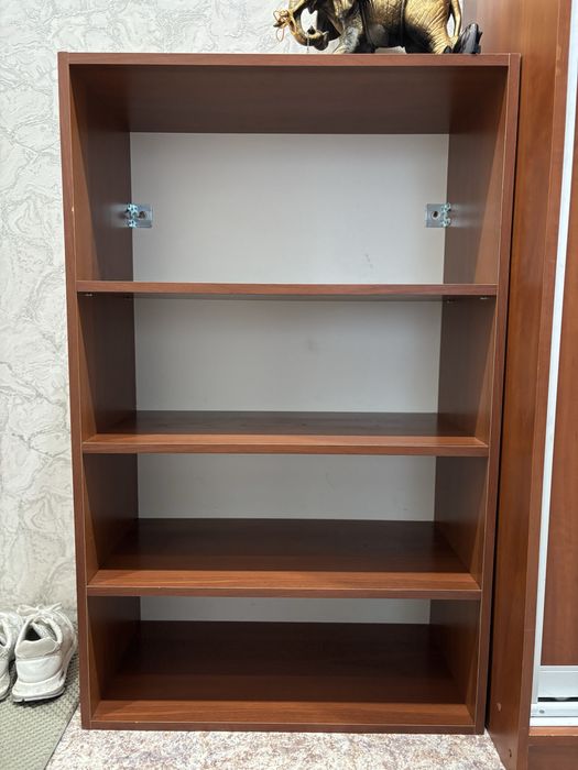 Продам шкаф с полками