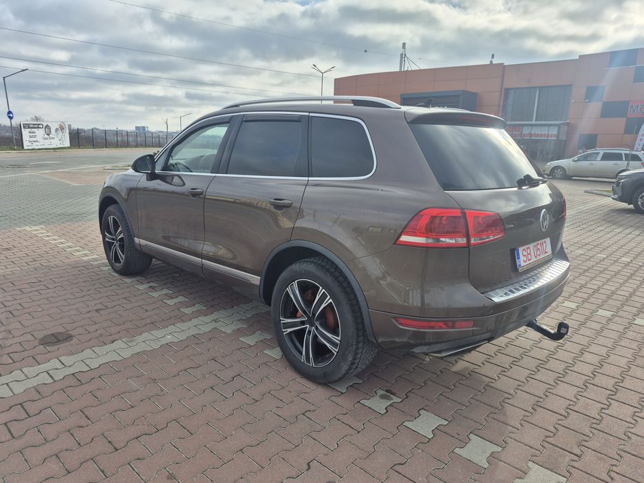 Vw Touareg 239cp casa 2011 Cash sau Rate