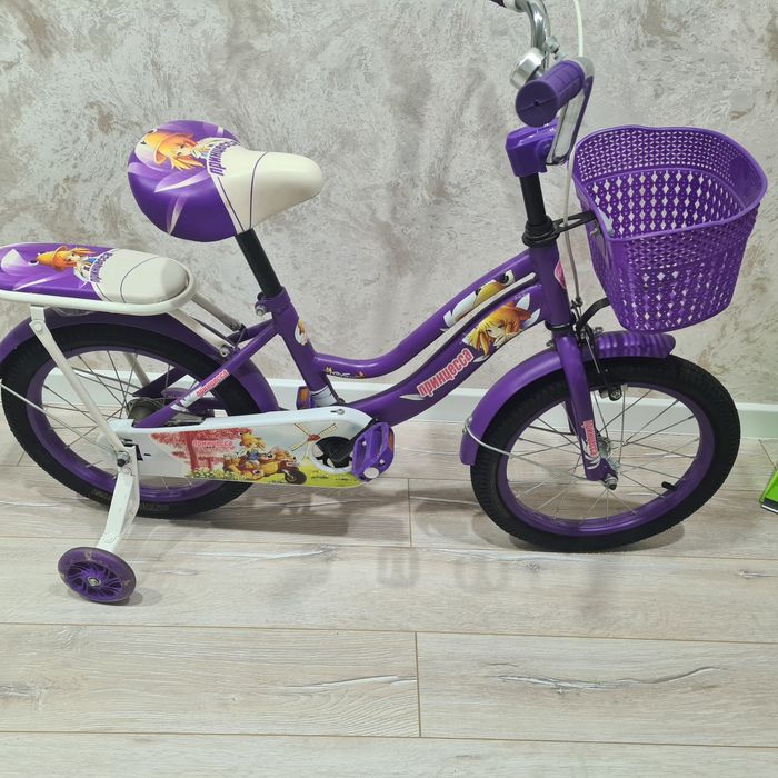 Велосипед новый яркий