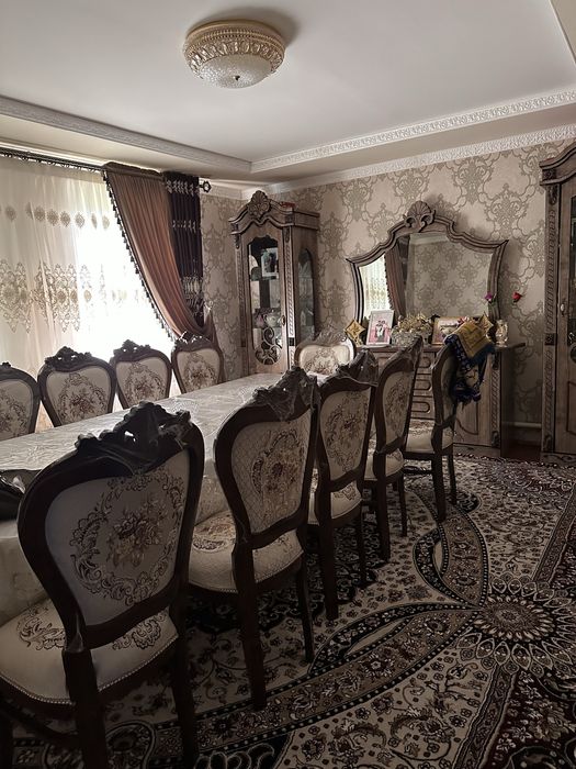 Уй сотилади! 12 сотих. 9 хона. Уй йули юзида.