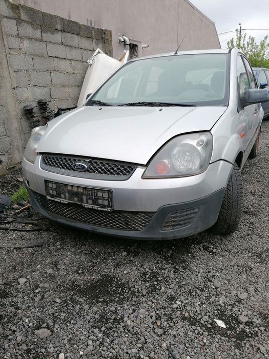 Bara capota aripa far usa trager Ford Fiesta