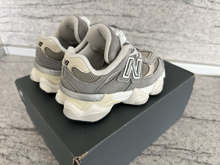 New Balance 9060 21,5 размер Нови