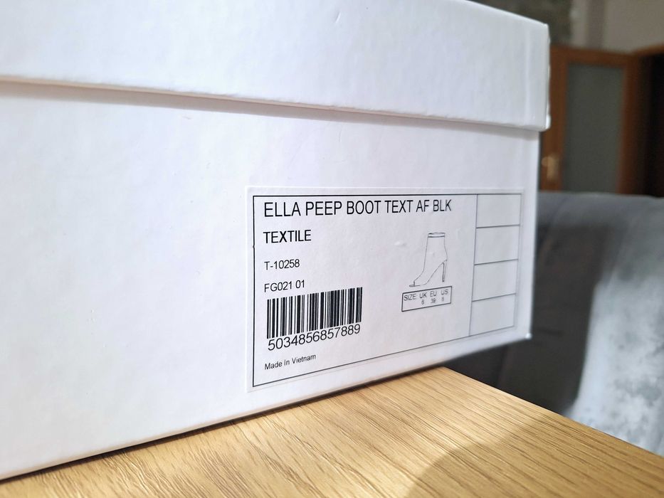 Eлегантни отворени обувки  на висок ток - KAREN MILLAN (39 номер)