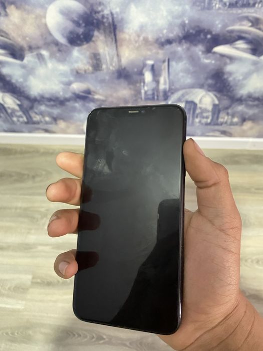 Продаю Iphone 11 pro max