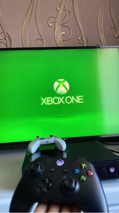Продам xbox one fat