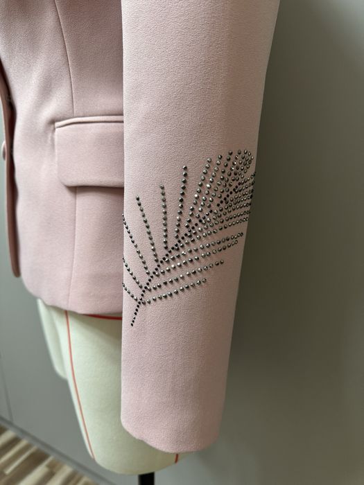 Женский брючный костюм