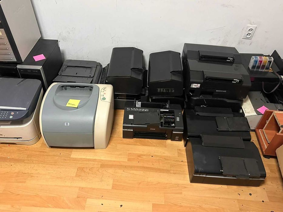 Срочно продам сервис центр. Есть принтера рабочие и на запчасть.