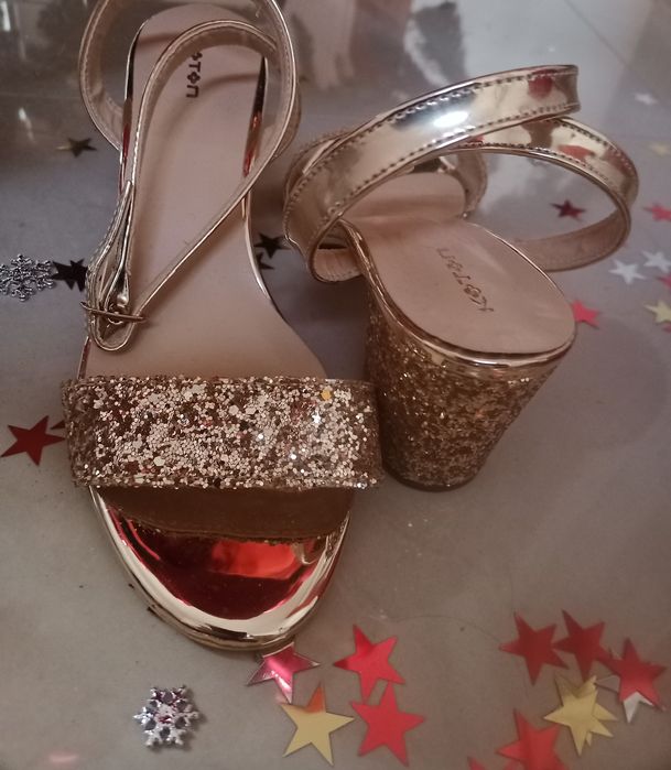 Sandale marca KOTON nepurtate