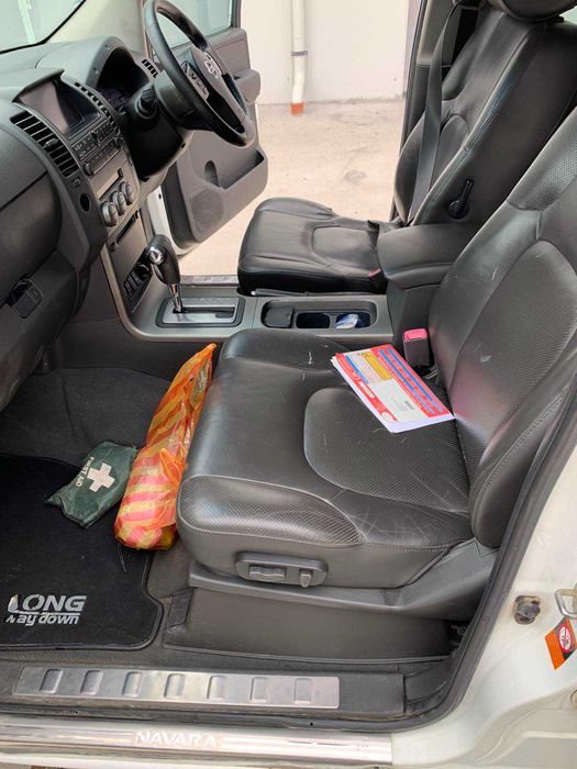 Nissan Navara 2,5dci на части