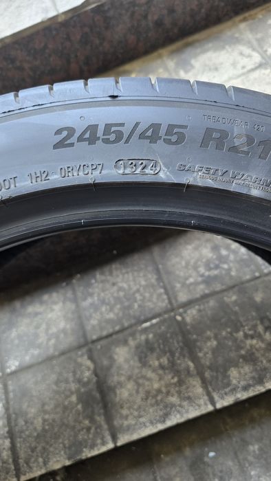 245/45/R21 KUMHO