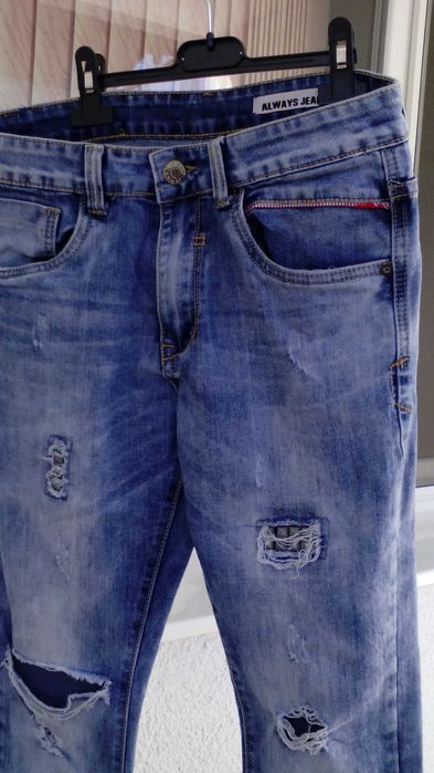 Дамски дънки с декоративни кръпки - размер М