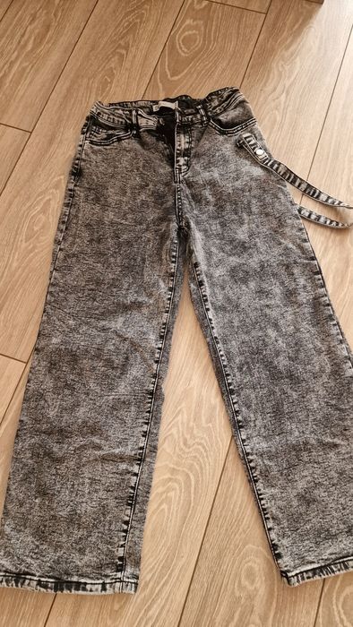 Продам джинсы для девочки