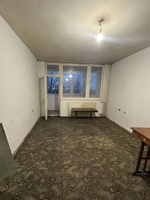 Тристаен апартамент с отлична локация! ж.к. Люлин 1!