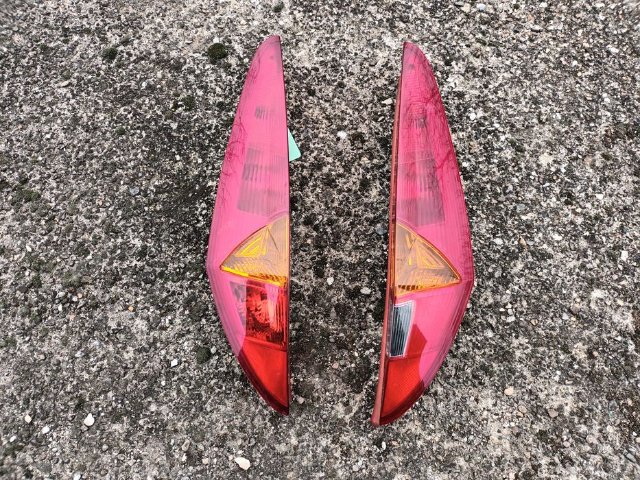 ляв и десен стоп за фиат пунто с 3 врати FIAT PUNTO