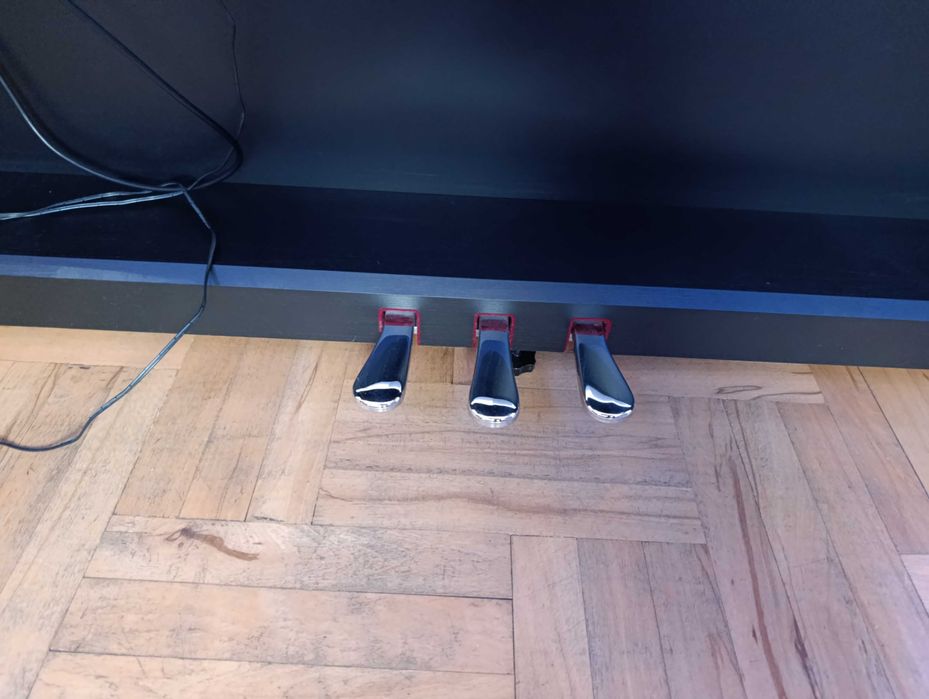 Продавам пиано Yamaha ARIUS YPD-145B