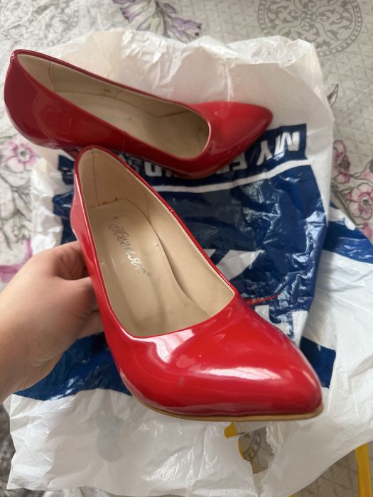 Дамски обувки с ток